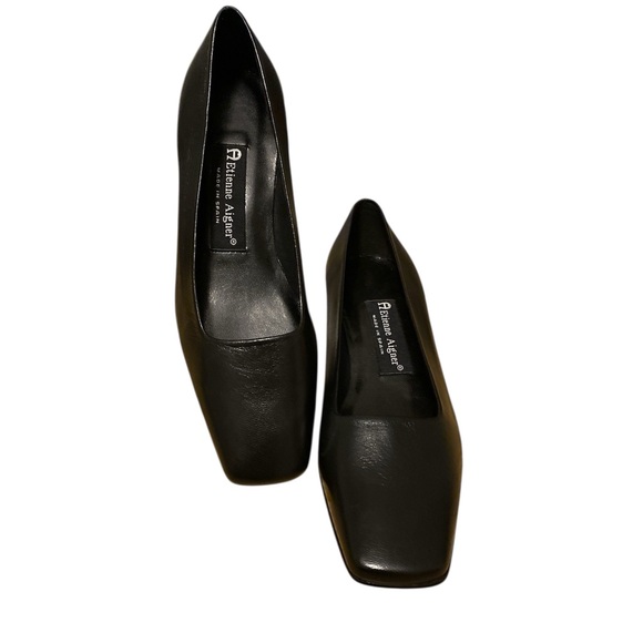 Etienne Aigner Black pumps with one inch heel - Picture 2 of 6